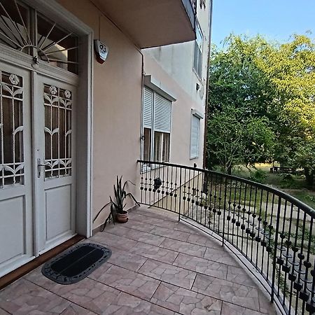 Rom Apartman Budapest Bagian luar foto