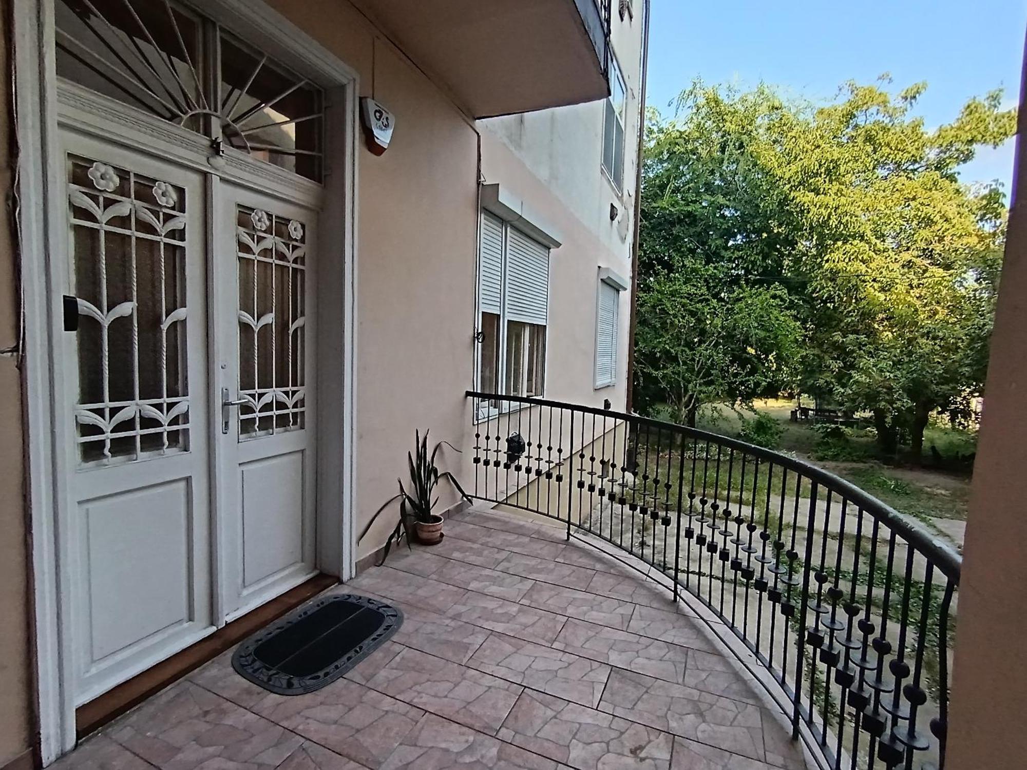Rom Apartman Budapest Bagian luar foto